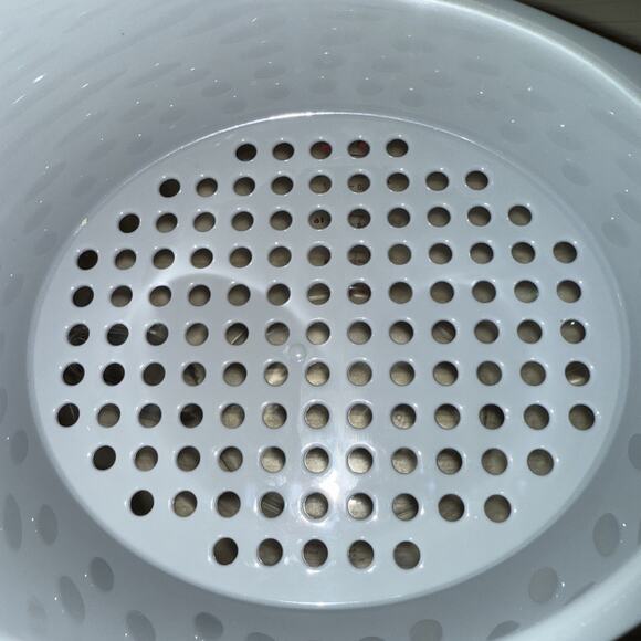 OXO Good Grips 4 Cup Fat Separator with Strainer Stopper - Picture 2 of 5